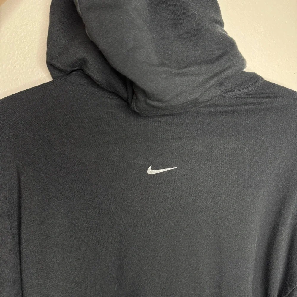 Nike Yoga Luxe Women's Cropped Fleece Hoodie in Black